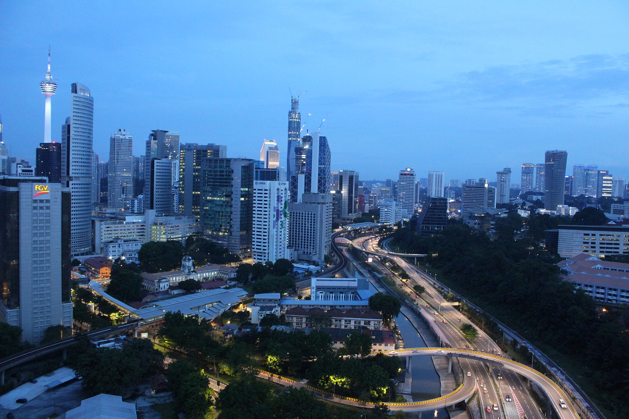 Najpopularniejsze miasto Malezji i jego bogata oferta turystyczna.
