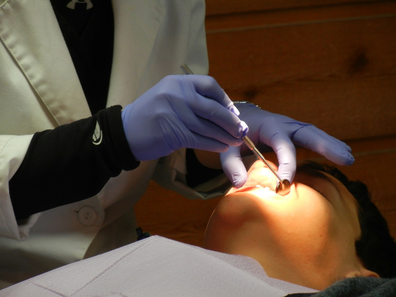 Jakie zabiegi estetyczne wykonany u dentysty?